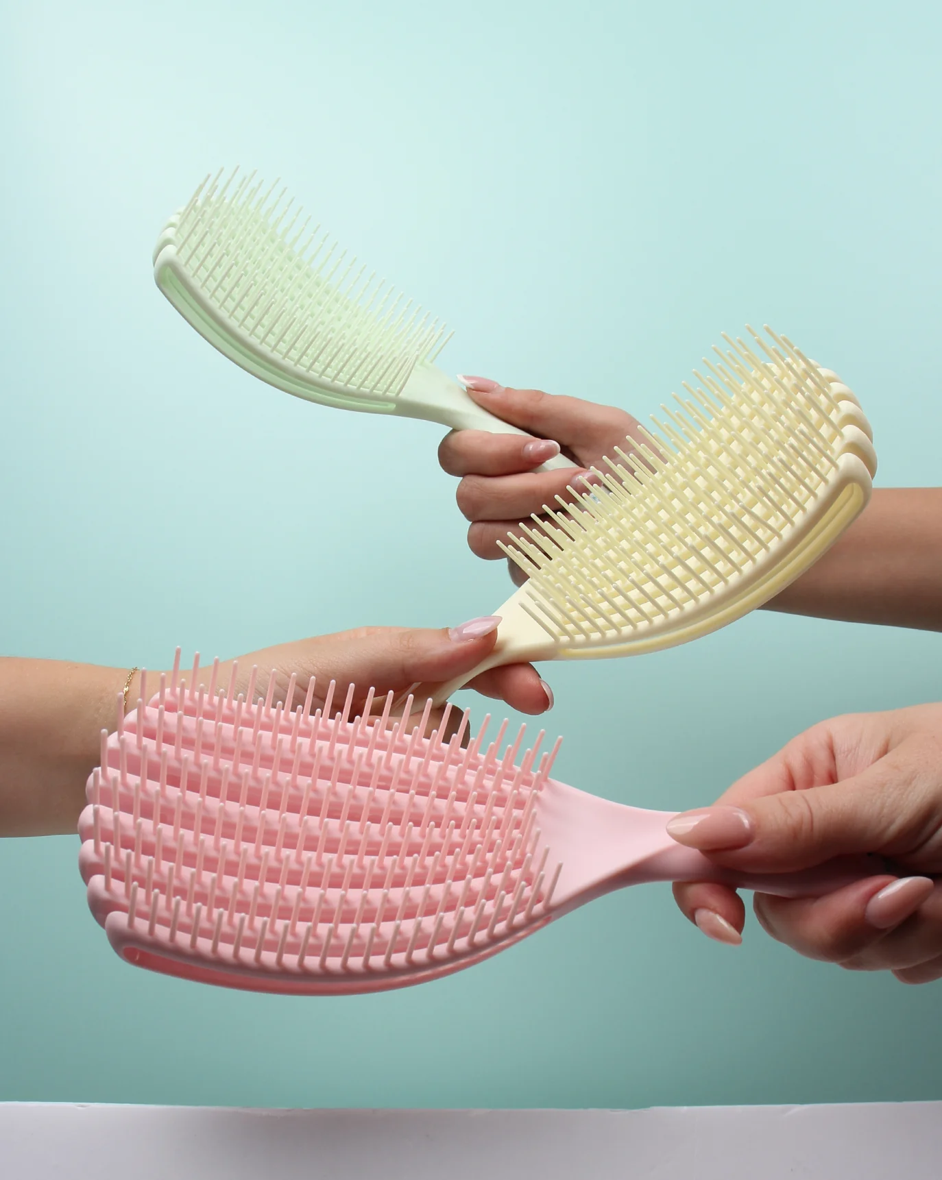 FlexiFlow Detangler - Pistachio Cream - Image 3